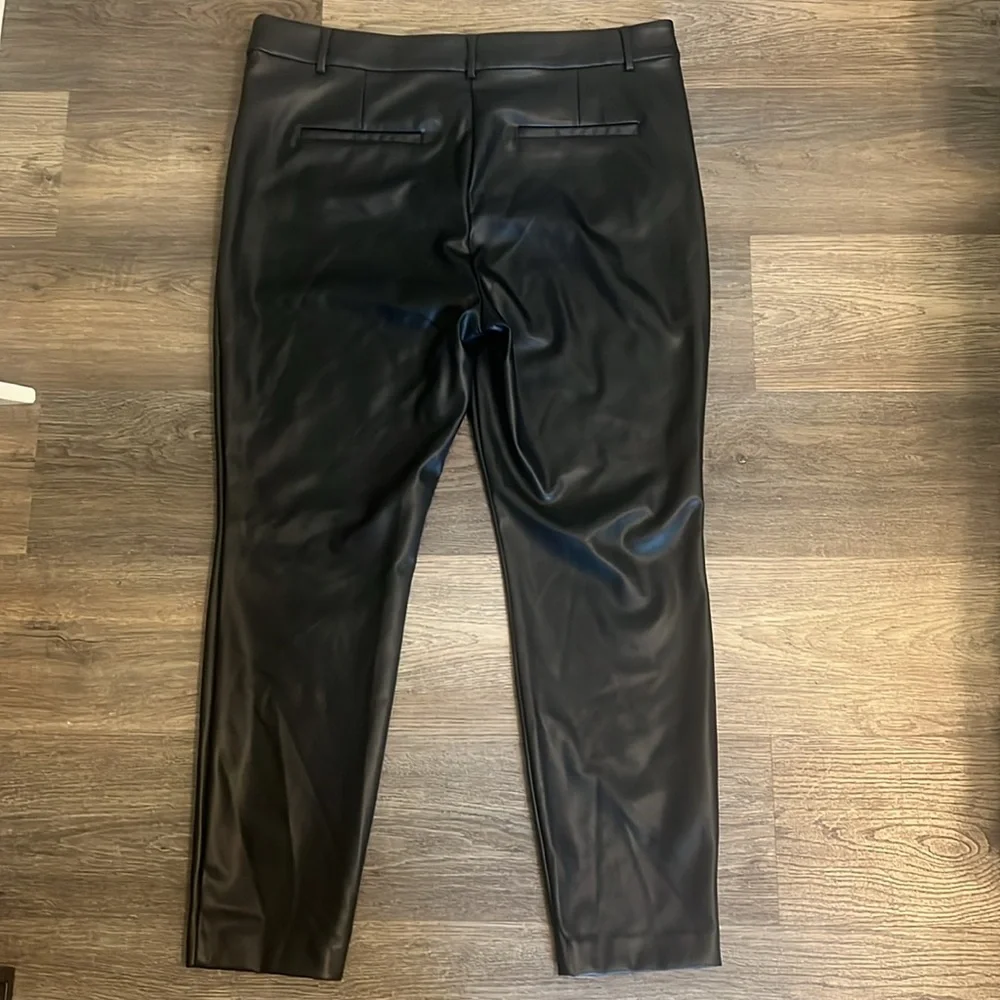 LOFT Women’s Black Faux Leather Lined Pants 16